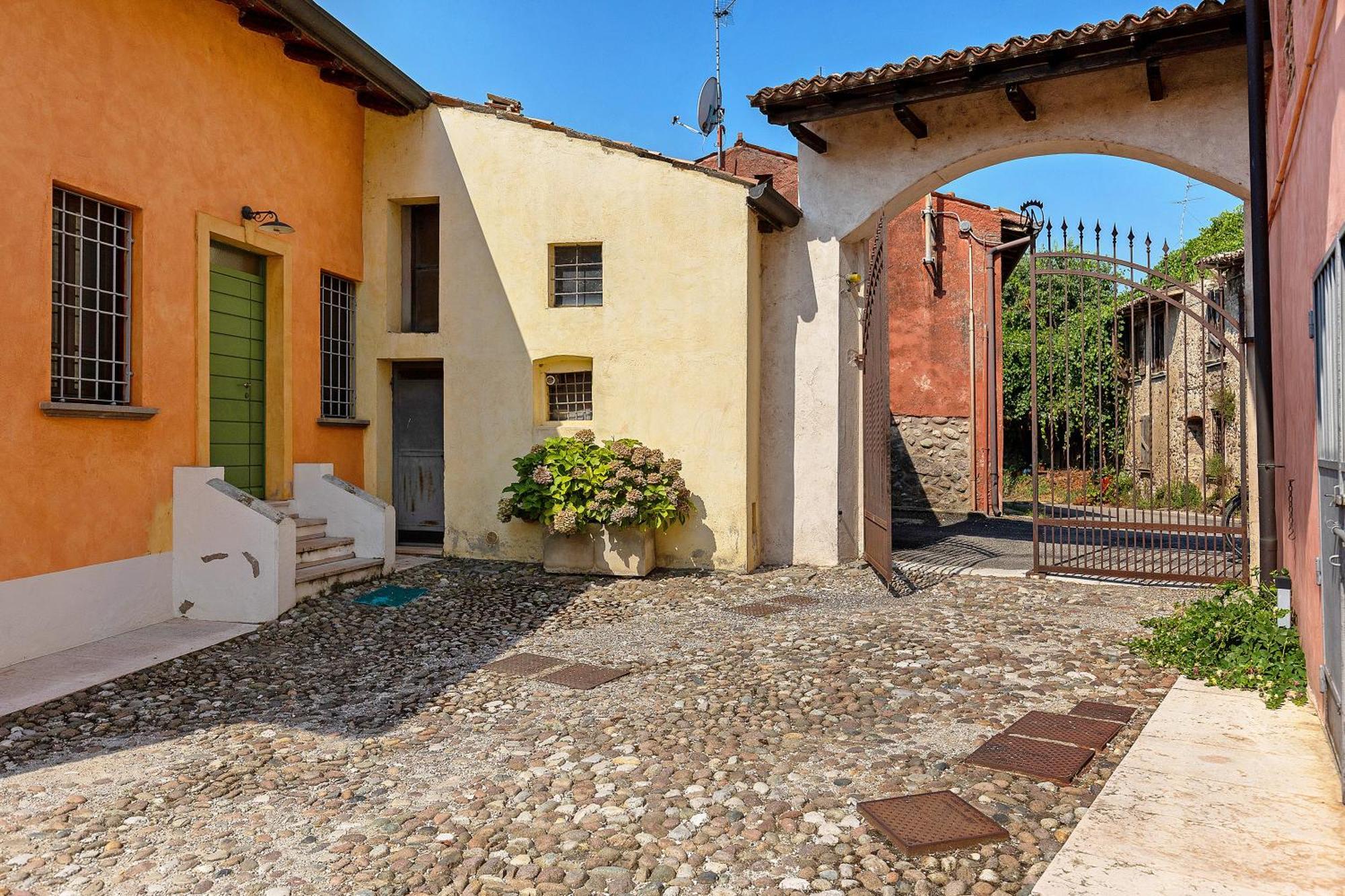 New Agriturismo Corte Olfino Monzambano Exterior photo